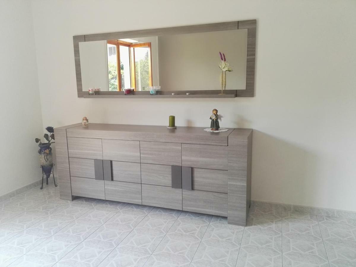 Casa Riolo Apartment Ачиреале Екстериор снимка