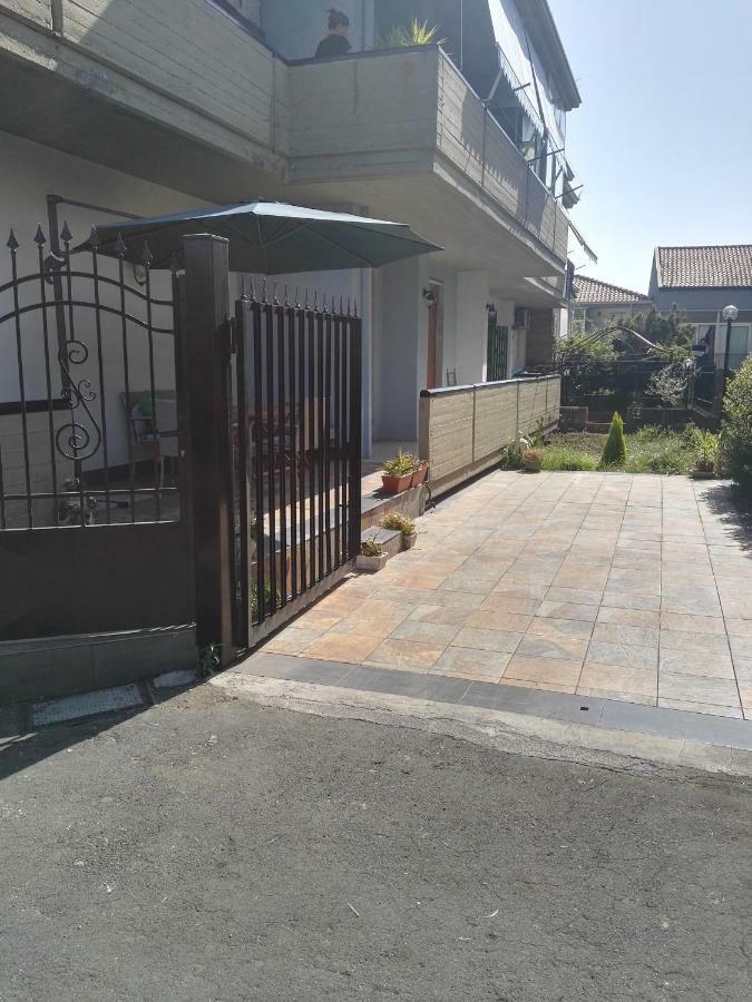 Casa Riolo Apartment Ачиреале Екстериор снимка