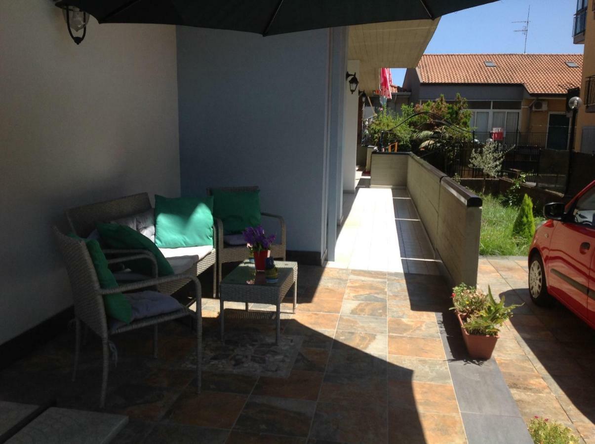 Casa Riolo Apartment Ачиреале Екстериор снимка